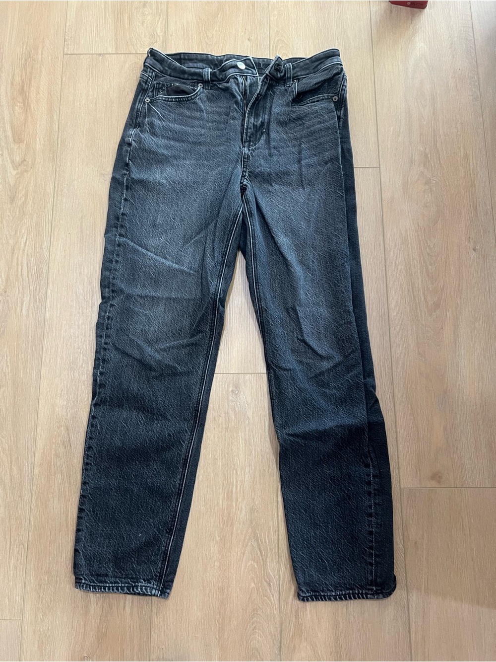 American Eagle Strigid Mom Jeans Black Light Wash High Waisted Denim Womens 6